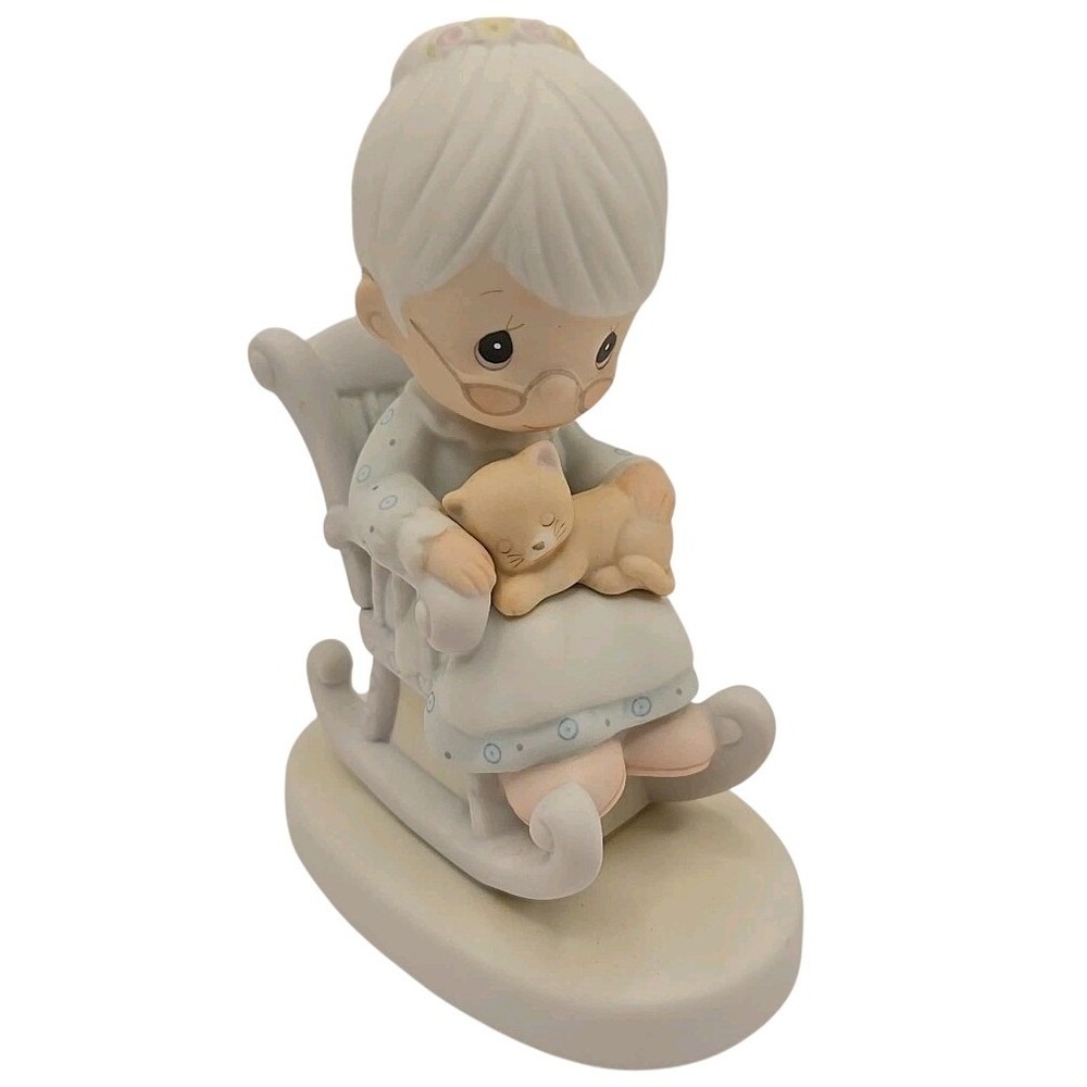 Precious Moments Porcelain Figurine 1979‎ "The Purr-fect Grandma" E-3109